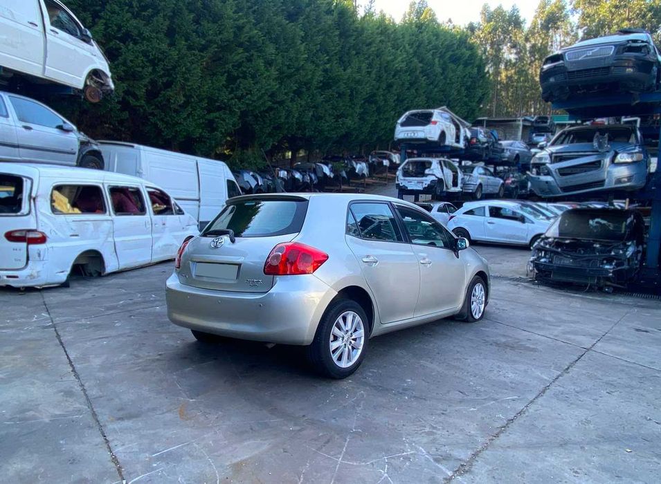 Toyota Auris 1.4D-4D de 2007 - Peças Usadas