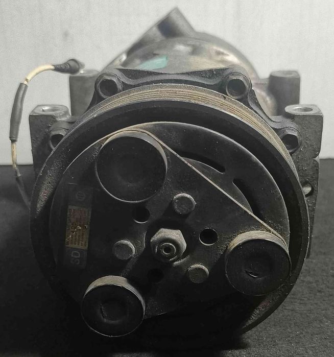 Compressor Ar Condicionado 7700859676D - RENAULT LAGUNA I