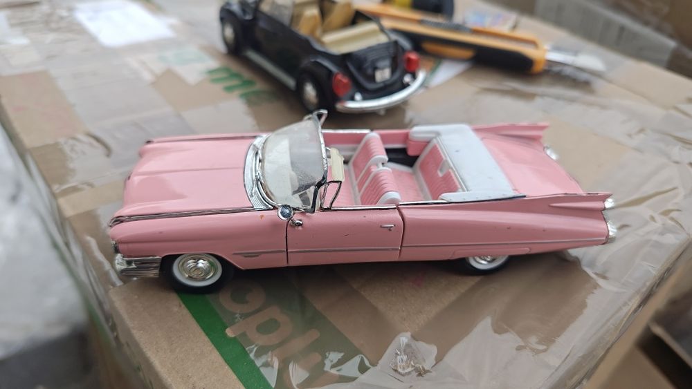 Model 1;32 cadillac