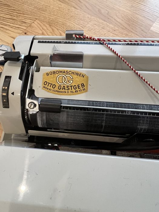 друкарська машинка Adler Gabriele 25