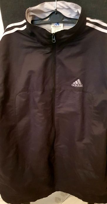 Kurtka Adidas. Water and windproof