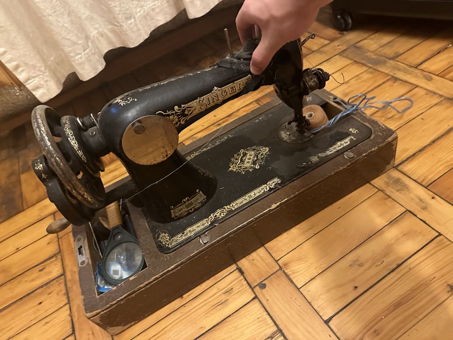 Швейна машина Singer