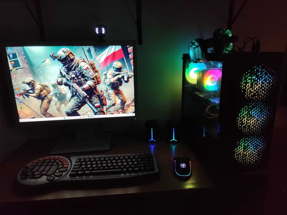 Gamingowy komputer czarny/biały. M.2 NVMe, dyski 2,5TB, grafika 8GB, 48GB RAM, 10 rdzeni+ewentualnie monitor i akcesoria