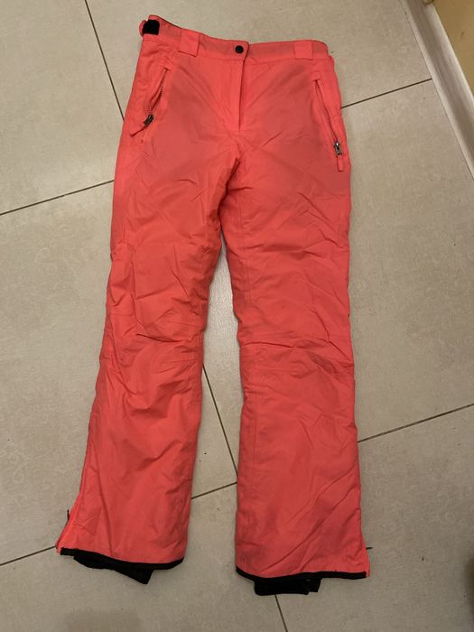 Отдам бесплатно горнолыжные  штаны р С для девочки