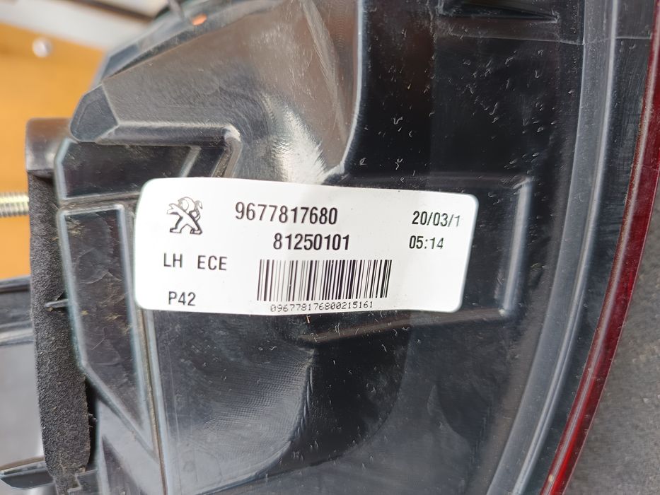PEUGEOT 308 T9 HB Lampa Tylna Prawa F-vat