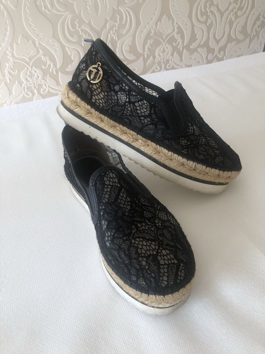 Trussardi Jeans espadryle czarne koronkowe r.38