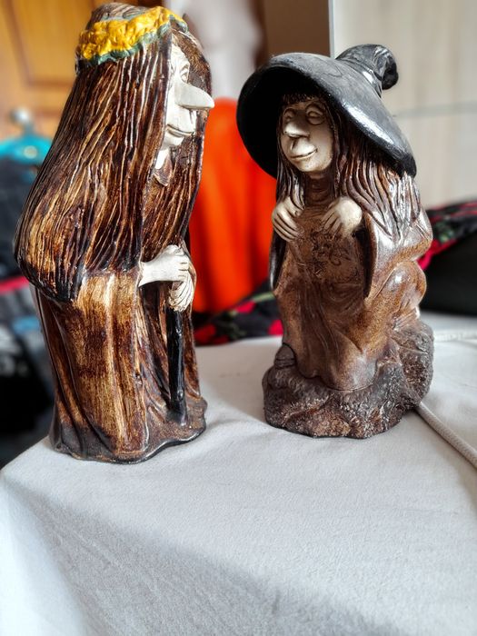 Par de bruxas antigas