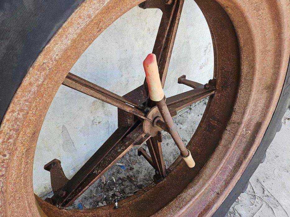 2 Koła rolnicze, bliźniaki, uprawowe 13,6R38