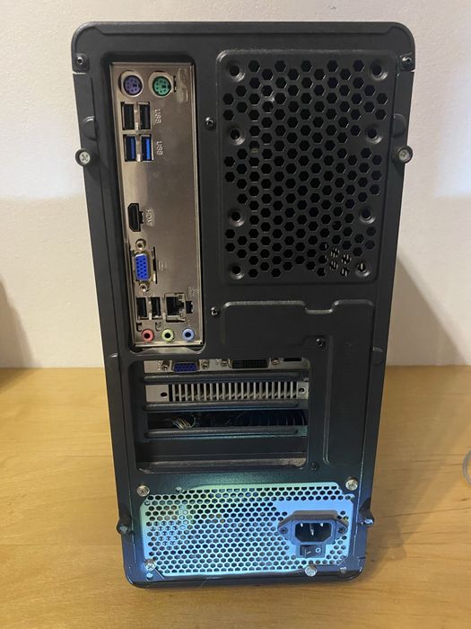 Komputer stacjonarny sprawny
