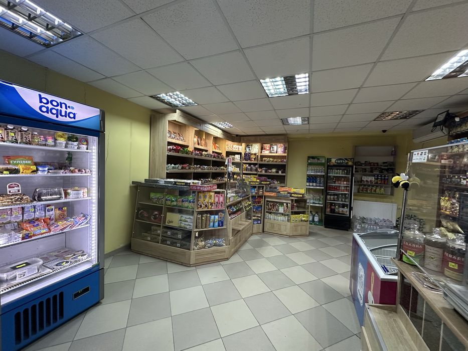 Продам в центрі приміщення 81м2