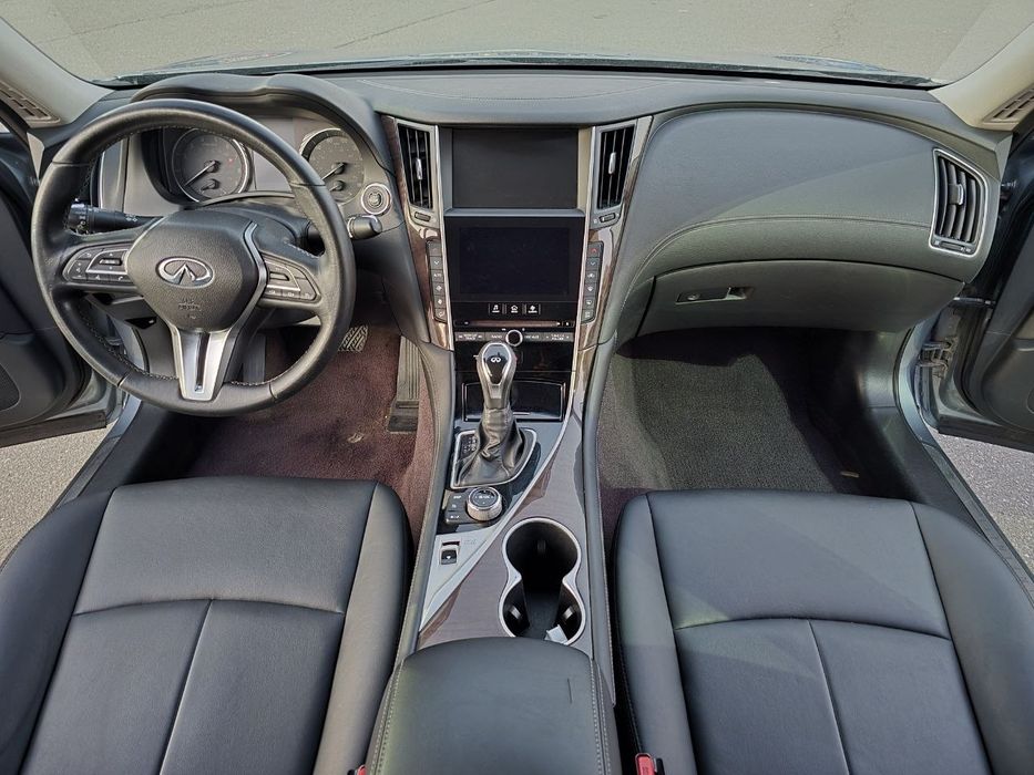 Продам infiniti Q50 в отличном состоянии