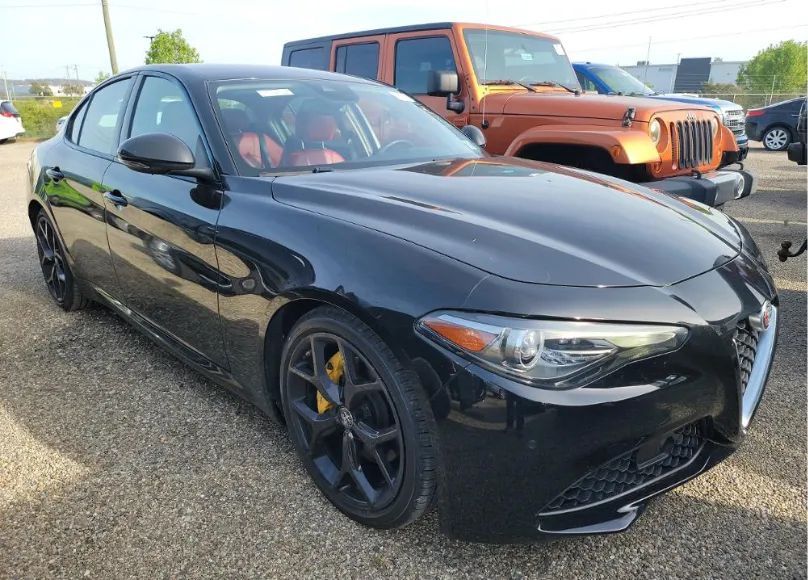Alfa Romeo Giulia Wersja Ti / Piękna konfiguracja / niski przebieg