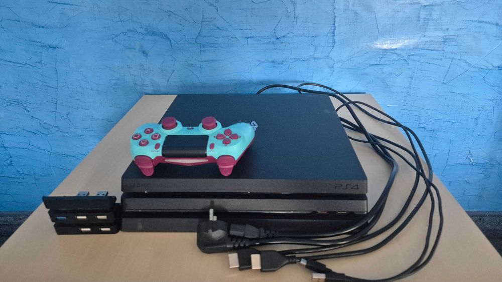 Konsola PlayStation 4 PRO 1TB