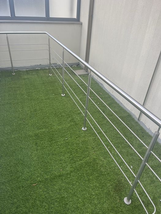 Gradeamento / Guarda-corpos em aço inox – 3,56m+1,06m por 0,92m altura