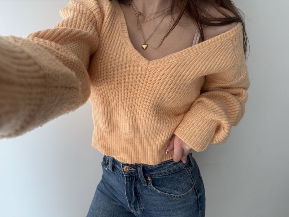 Sweterek piękny kolor morelowy