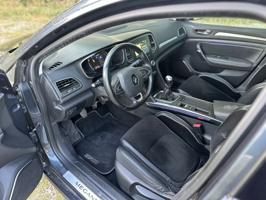 Megane lV 1.5Dci 02/2016 NACIONAL Manutenção na Renault