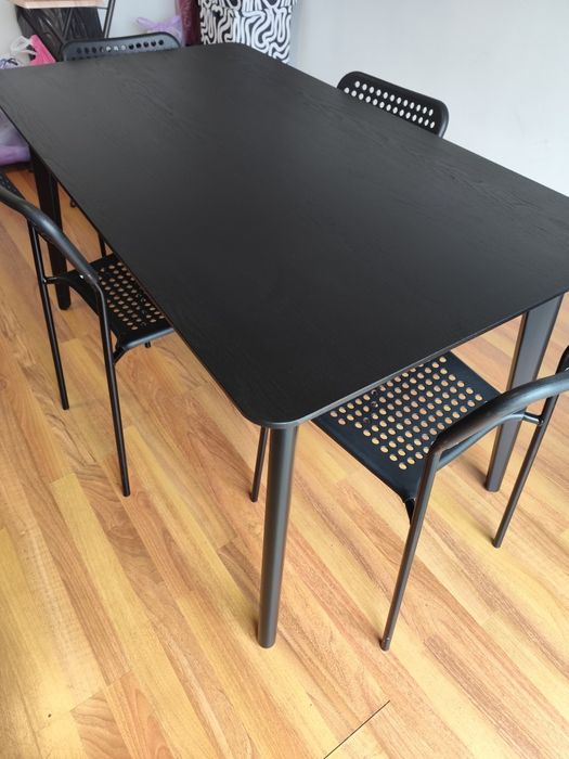Mesa IKEA + 4 cadeiras IKEA
