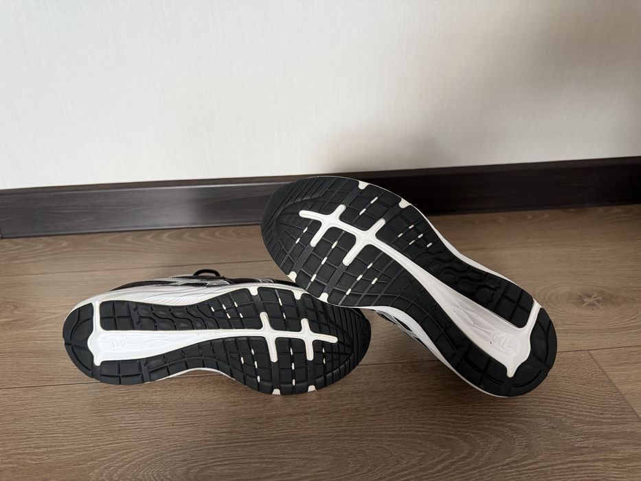 Кросівки Asics 40 розмір