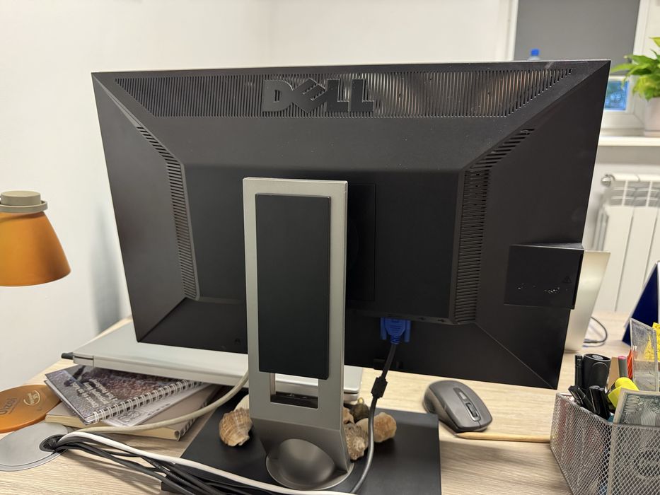 Monitory Dell P2210F x3 + Dell P2211H x1 22 cale