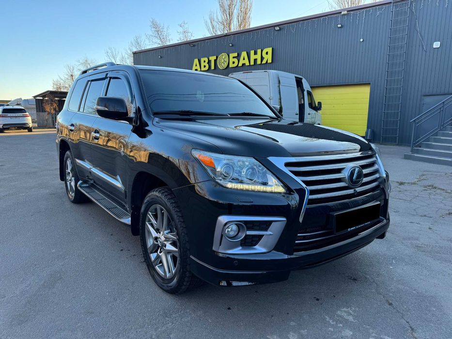 Lexus LX570 2013