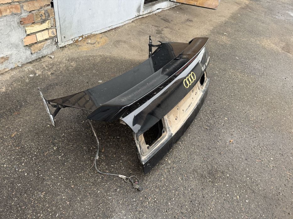 Кришка багажника Audi 80 B4