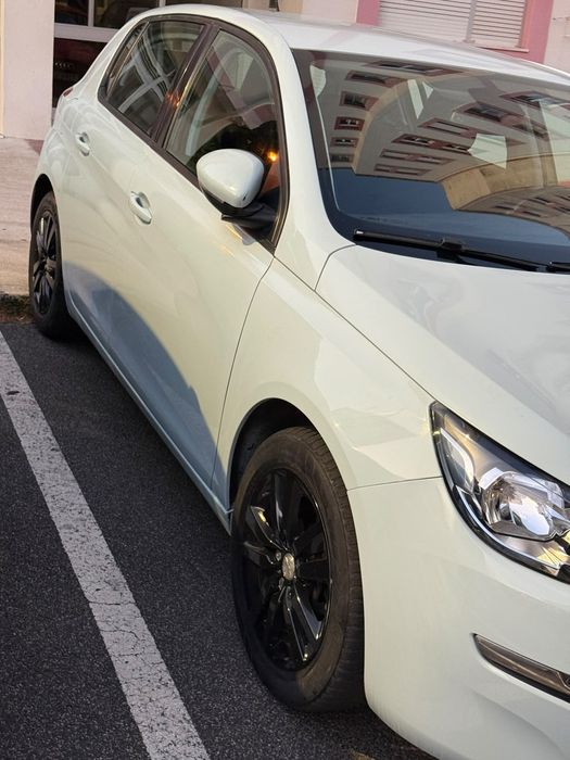 Peugeot 308 1.2 puretech ano 2016 em excelente estado geral  com apena 178 mil km