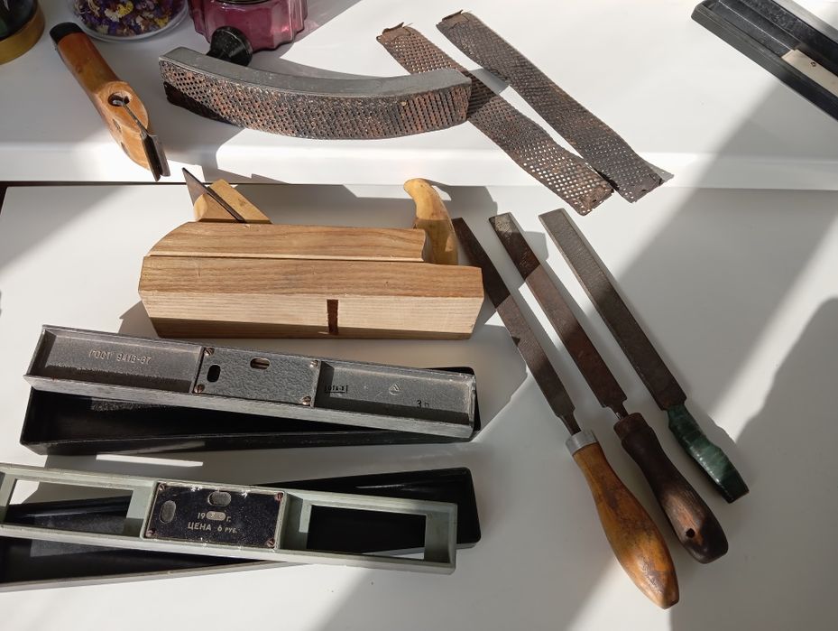 рубанок,рівень,дріль