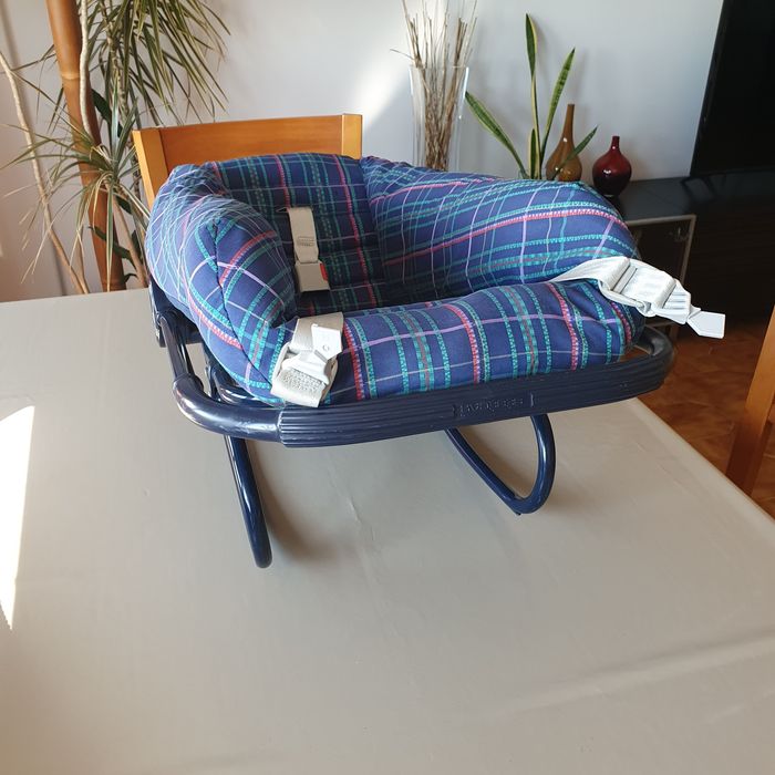 Cadeira auto e de baloiço para bebé  em ótimo estado