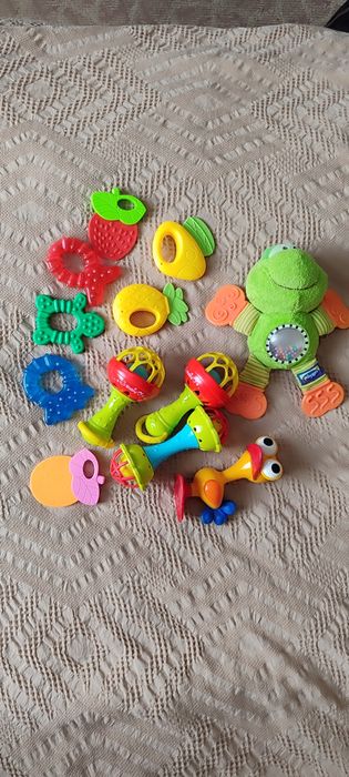 25 різних іграшок для найменших