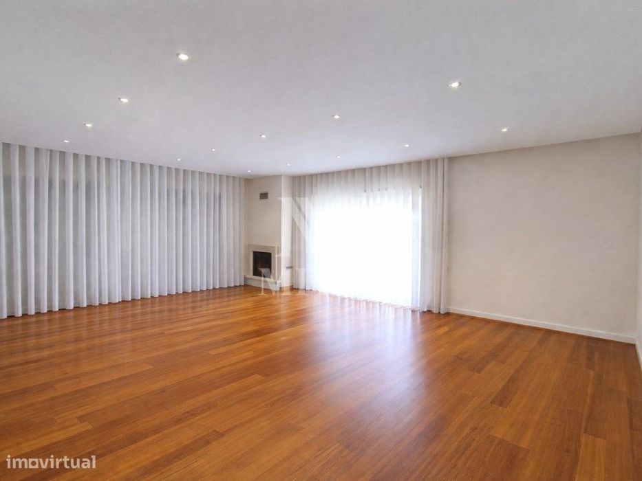 Apartamento T3 em condomínio fechado - Meadela