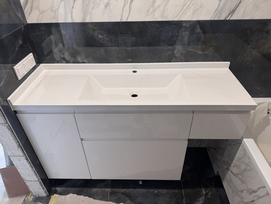 Виготовлення столешні у ванну на замовлення