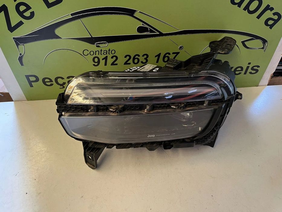 Jeep Avenger - FAROL LED ESQUERDO - FF836