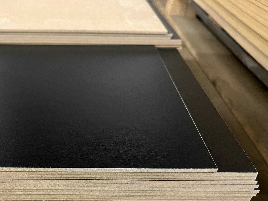 Formatka HDF 3mm jednostronnie CZARNA/Dąb Kraft 300x600mm