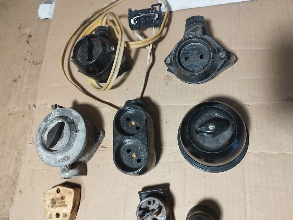 Przełączniki bakalitowy pstryczek