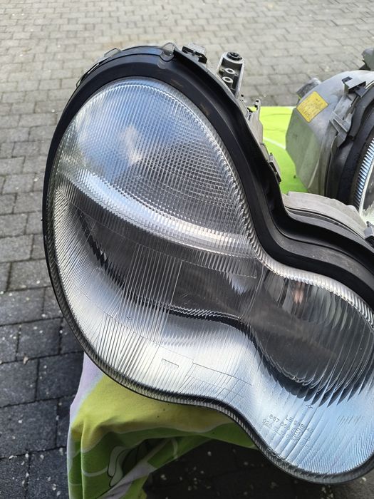 Reflektor Mercedes C Klasa w 203 EU