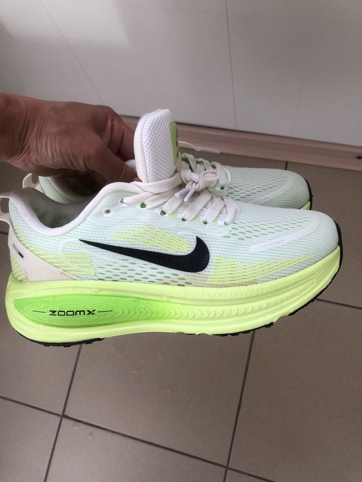 Жіночі літні кросівки nike