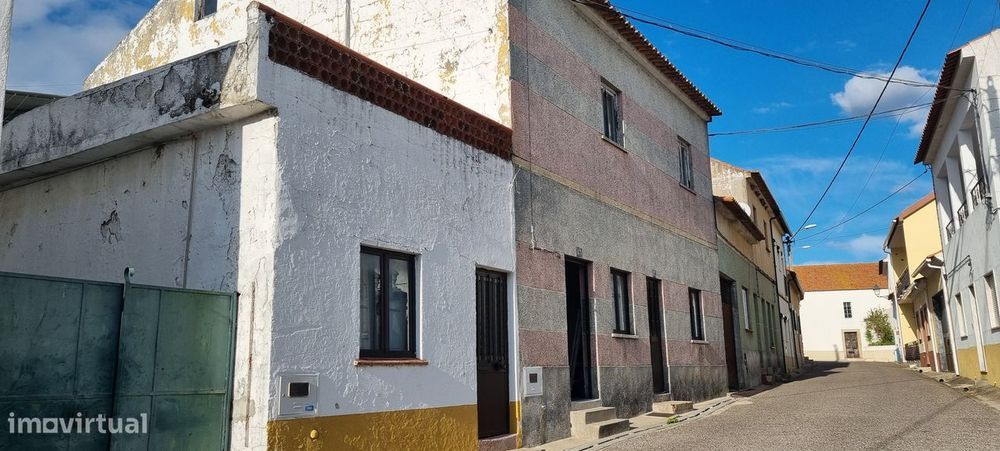 Moradia T8 (9 Assoalhadas) com Terreno- Vale de Gaviões - Margem — Margem, Portalegre