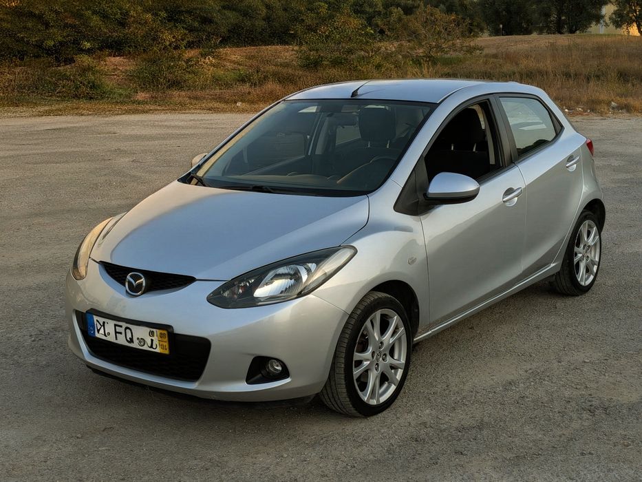 Mazda 2  1.3 16v full extras
