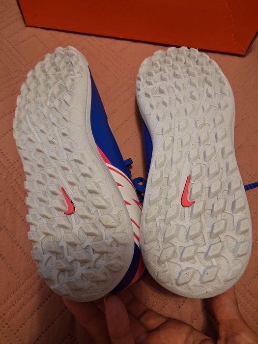 Chuteiras da Nike novas