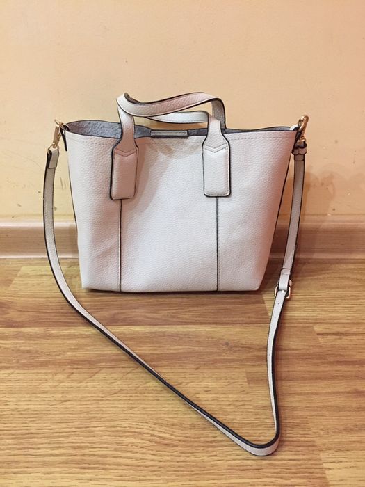 Фирменная сумочка MANGO.