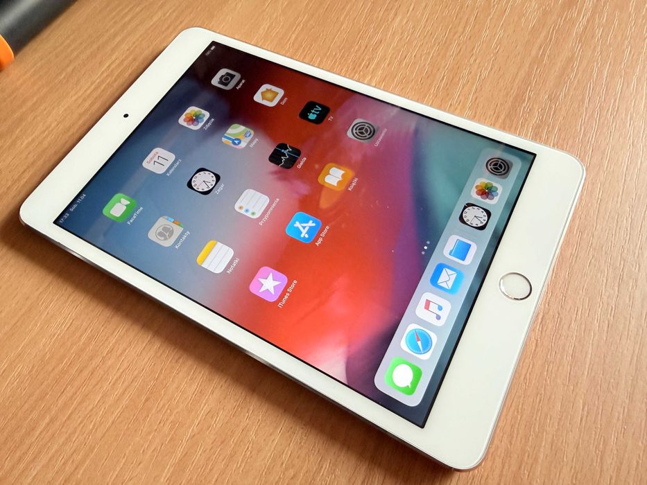 Apple iPad mini 3 16GB + pokrowiec
