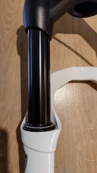 Amortyzator powietrzny Manitou Markhor 29