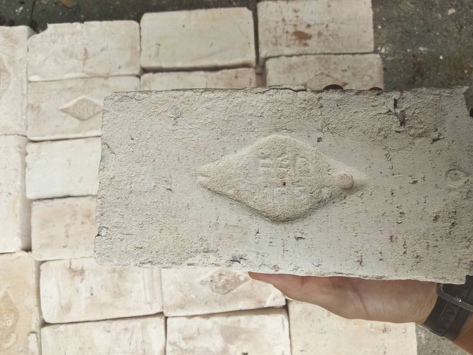 Цегла вогнетривка