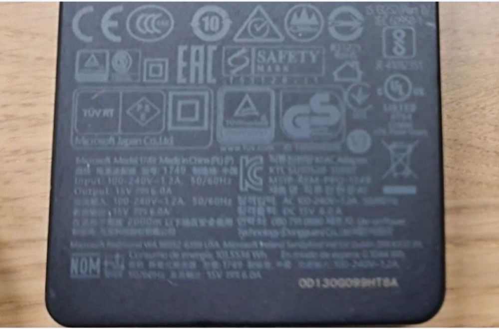 Microsoft Surface 1917 Stacja dokująca komplet z zasilaczem 1749