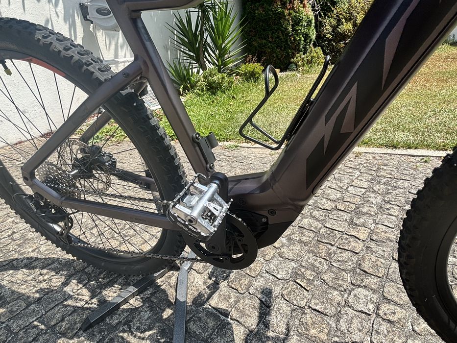 KTM Macina Race 592 em estado irrepreensível