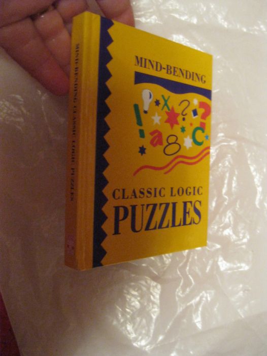 книга на английском языке пазлы логические classic logic PUZZLES