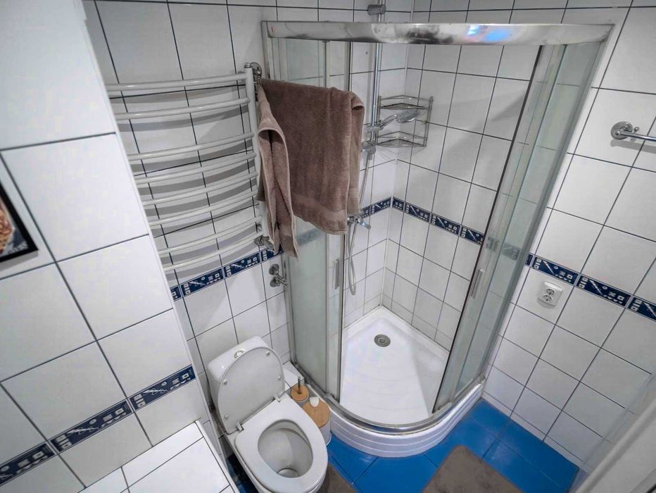 Продаж 2 кімнатної квартири з ремонтом в Центрі
