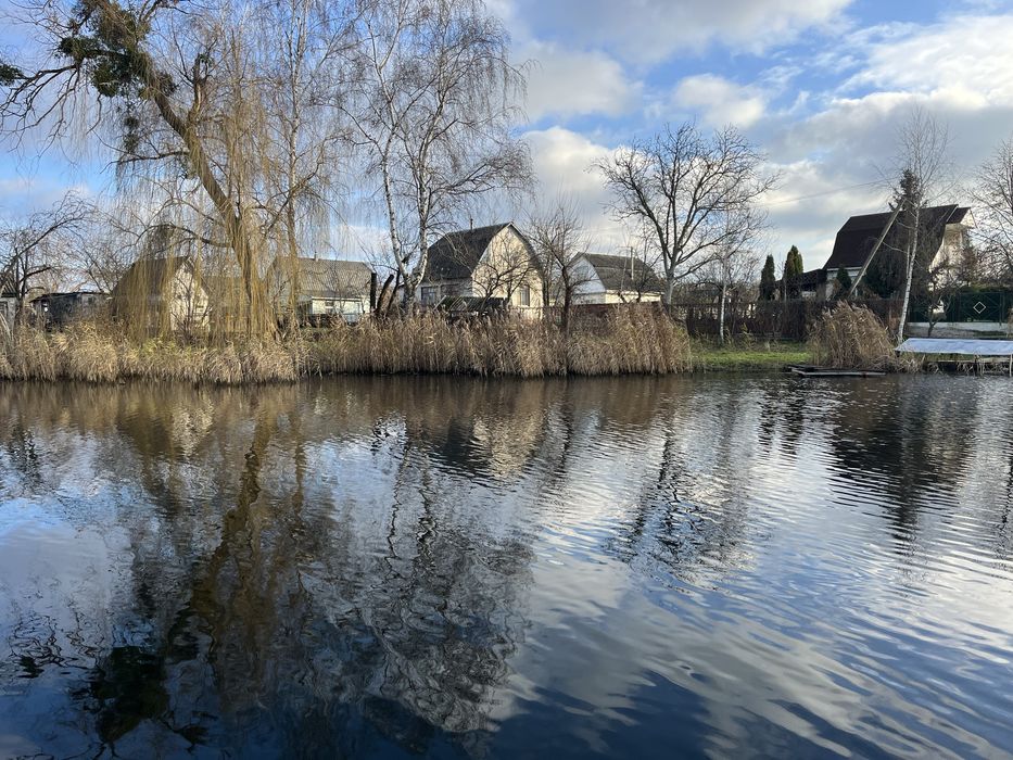 Дача з грубою, великим каміном та банею