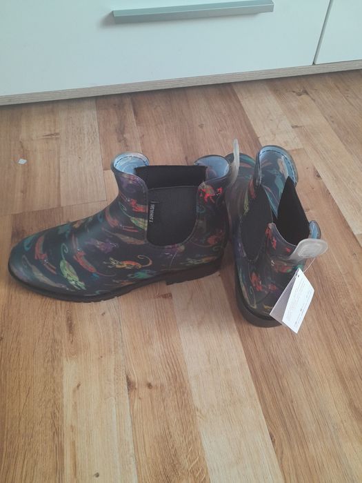 Nowe kalosze, botki na deszcz