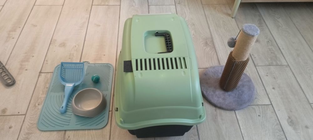 Kit Completo para Gato: Caixa de Areia Fechada + Arranhador + Acessórios (Excelente Estado)